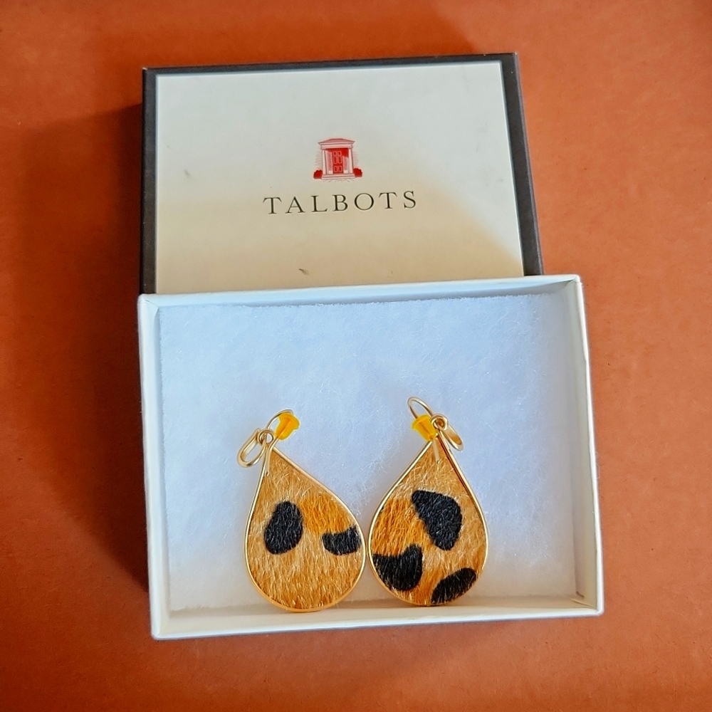 Talbots animal print gold tone drop earrings
